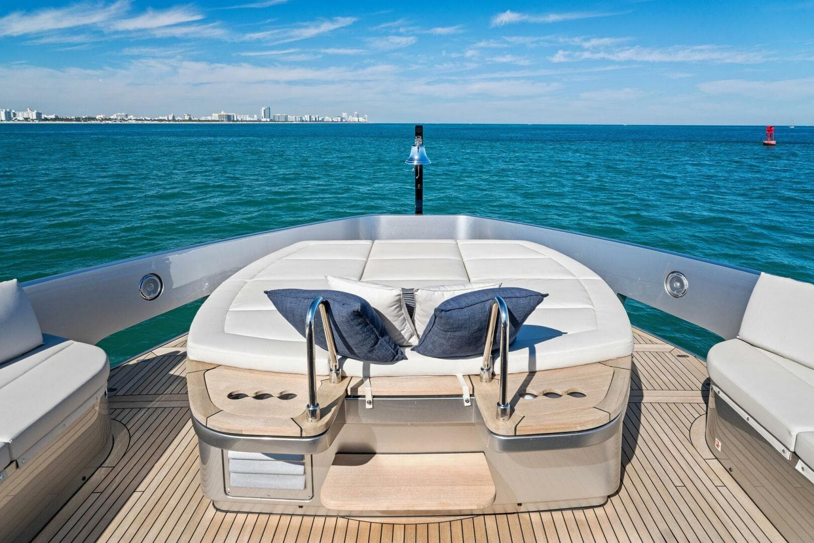 2023 Pershing GTX Motoryacht photo 37