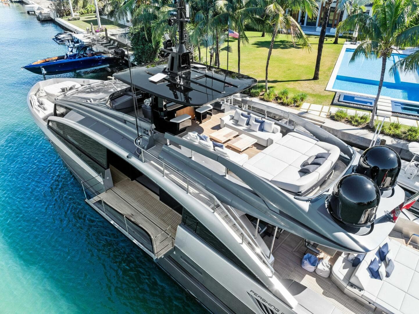 2023 Pershing GTX Motoryacht photo 4
