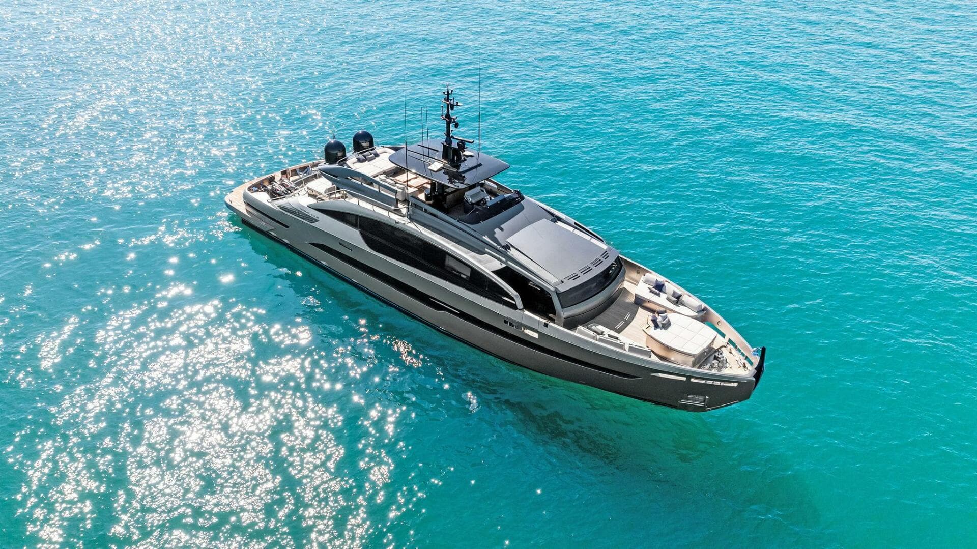 2023 Pershing GTX Motoryacht photo 13