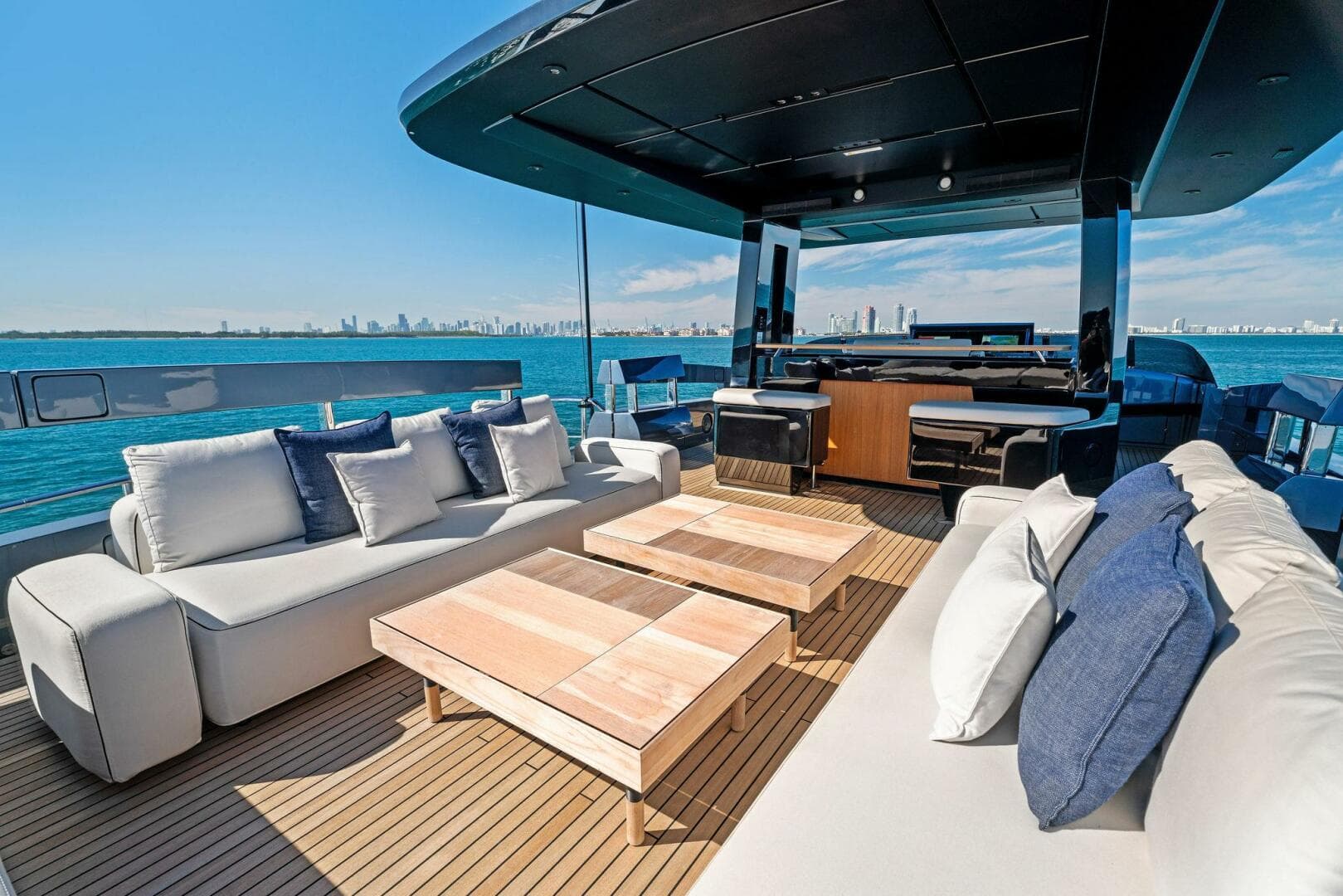 2023 Pershing GTX Motoryacht photo 29