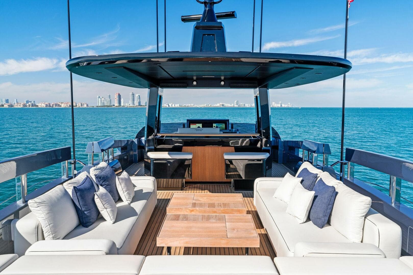 2023 Pershing GTX Motoryacht photo 28