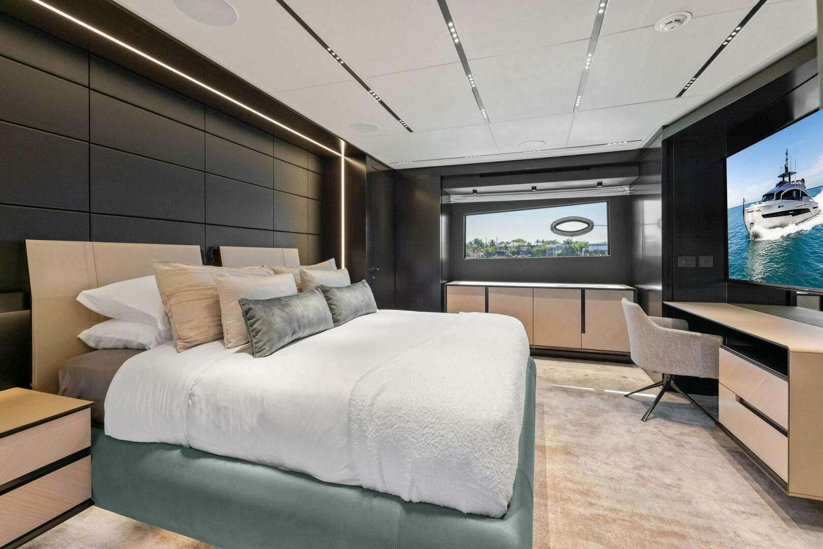 2023 Pershing GTX Motoryacht photo 74