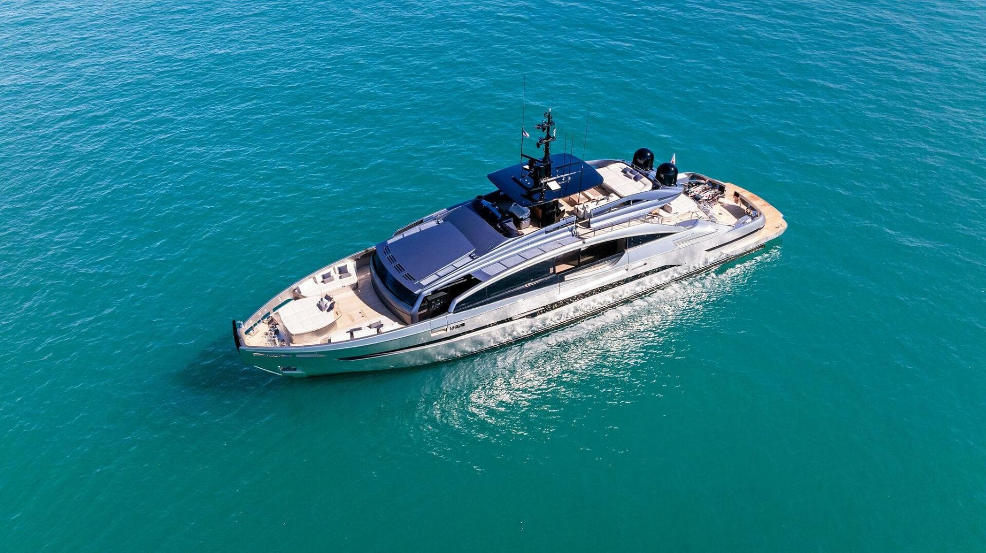 2023 Pershing GTX Motoryacht photo 12