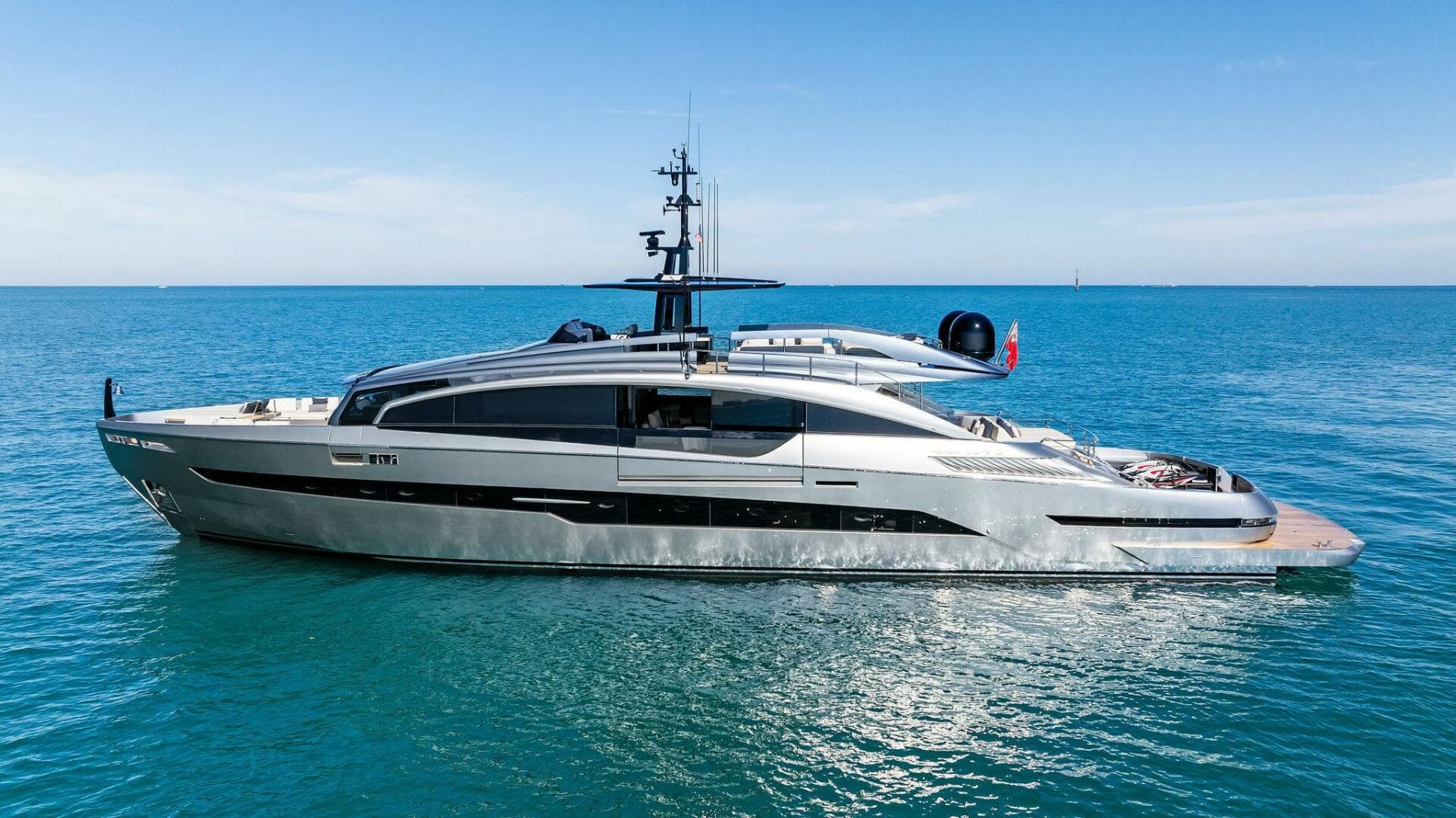 2023 Pershing GTX Motoryacht photo 11