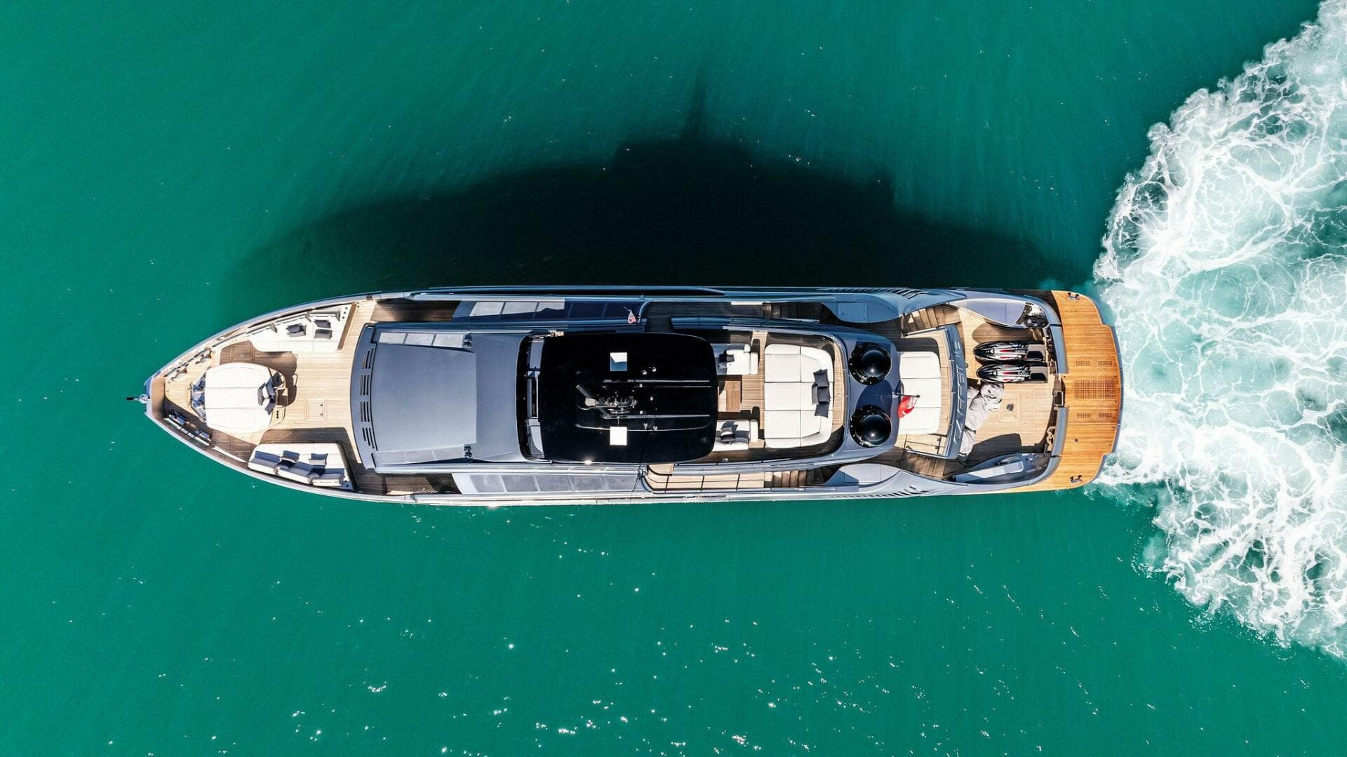2023 Pershing GTX Motoryacht photo 9