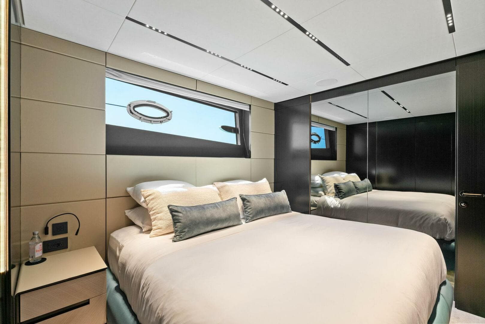 2023 Pershing GTX Motoryacht photo 92