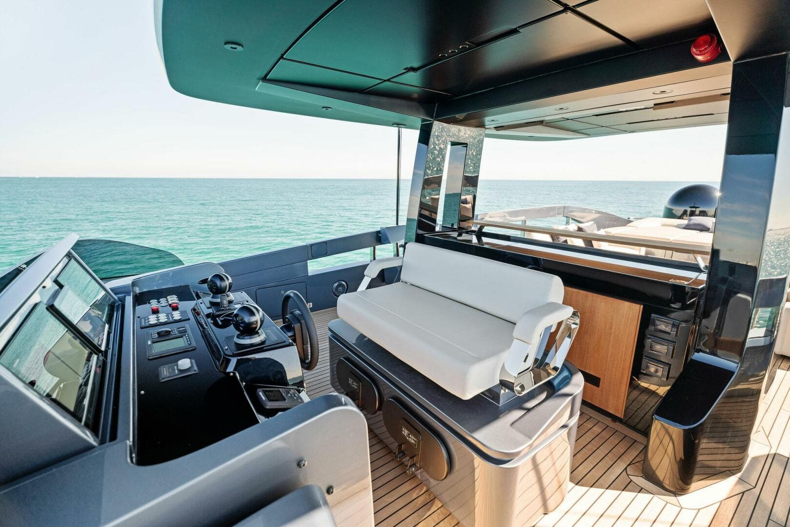 2023 Pershing GTX Motoryacht photo 24