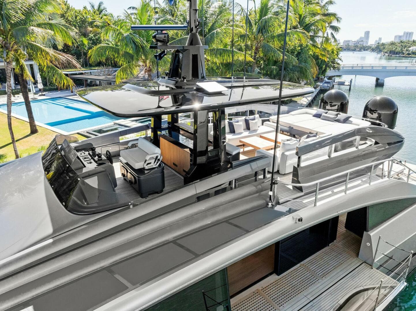 2023 Pershing GTX Motoryacht photo 5