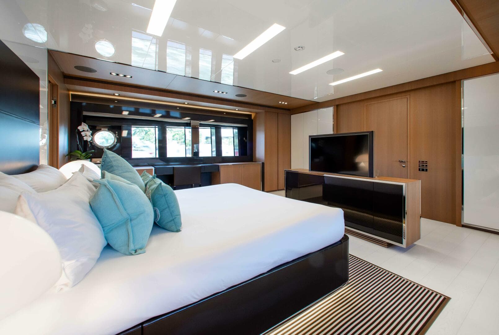 2014 Riva Mythos photo 55
