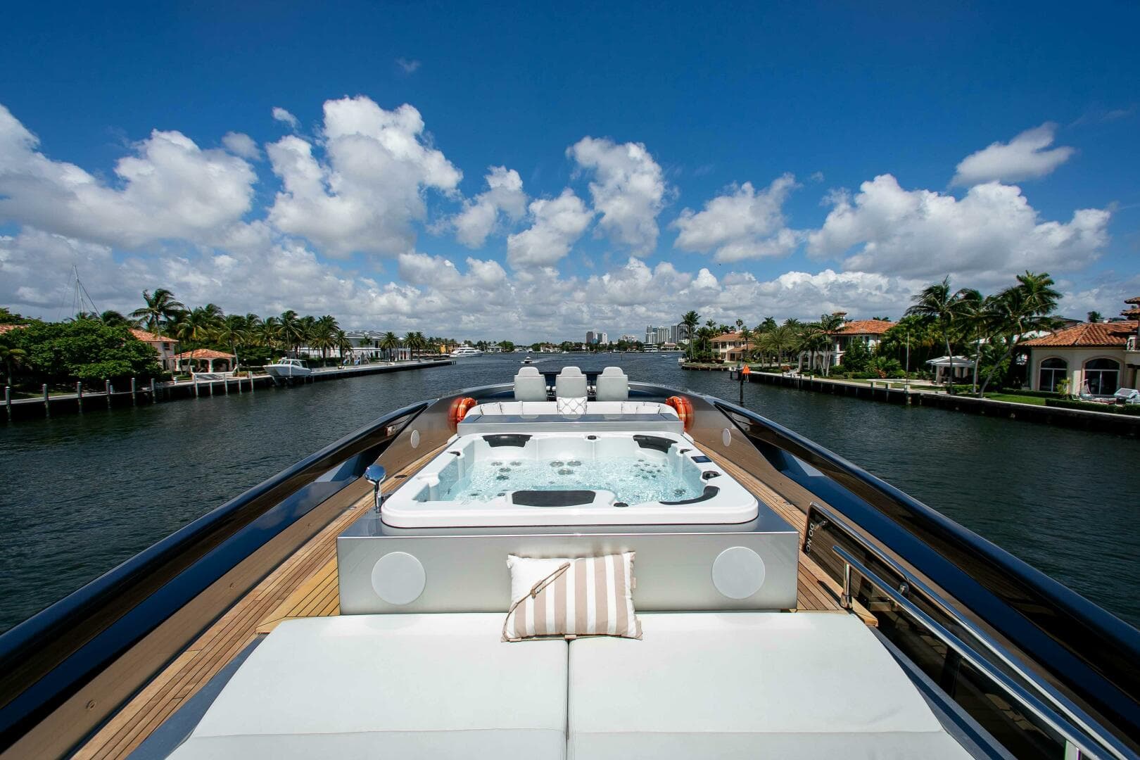 2014 Riva Mythos photo 8