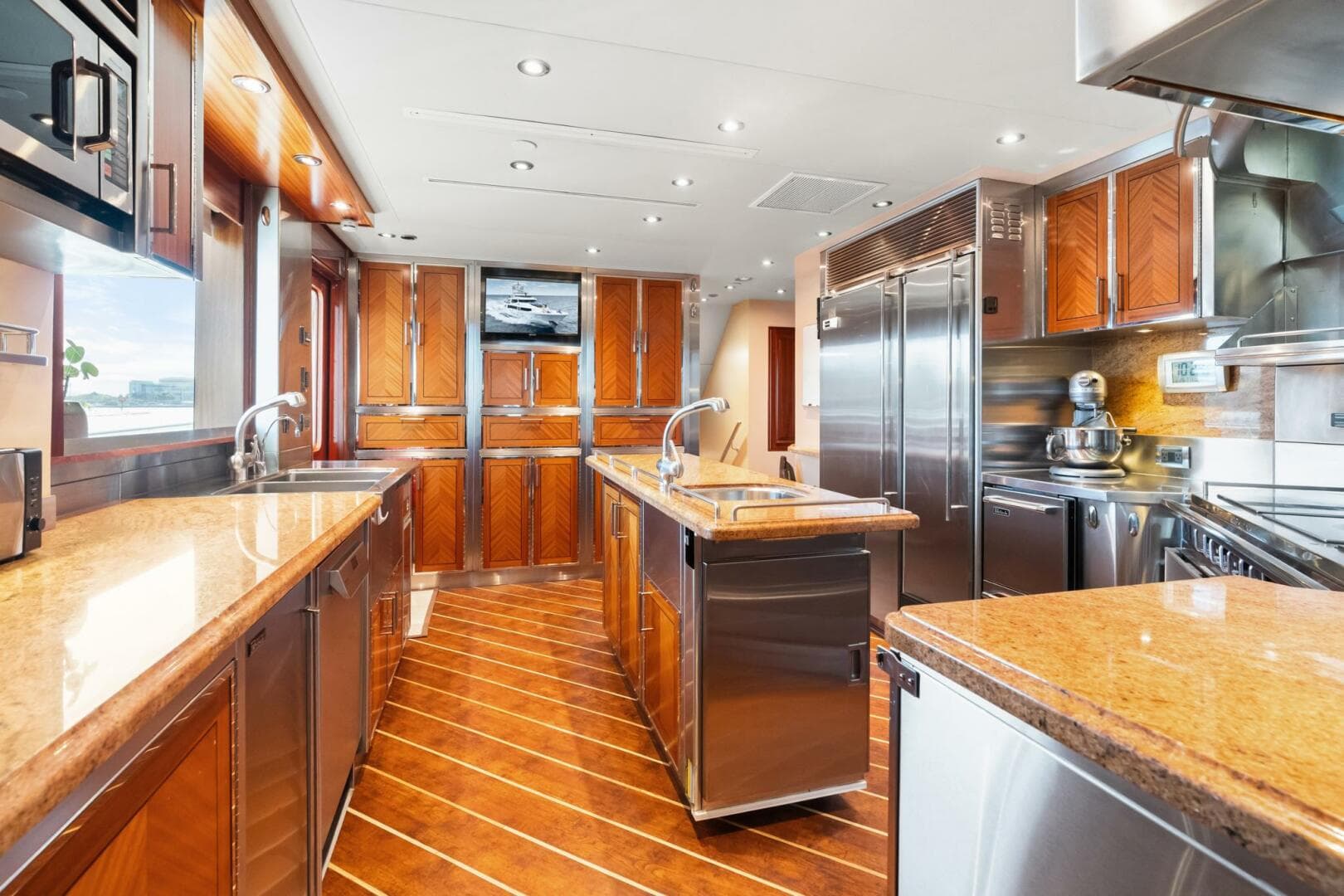 2010 Westport Superyacht photo 72
