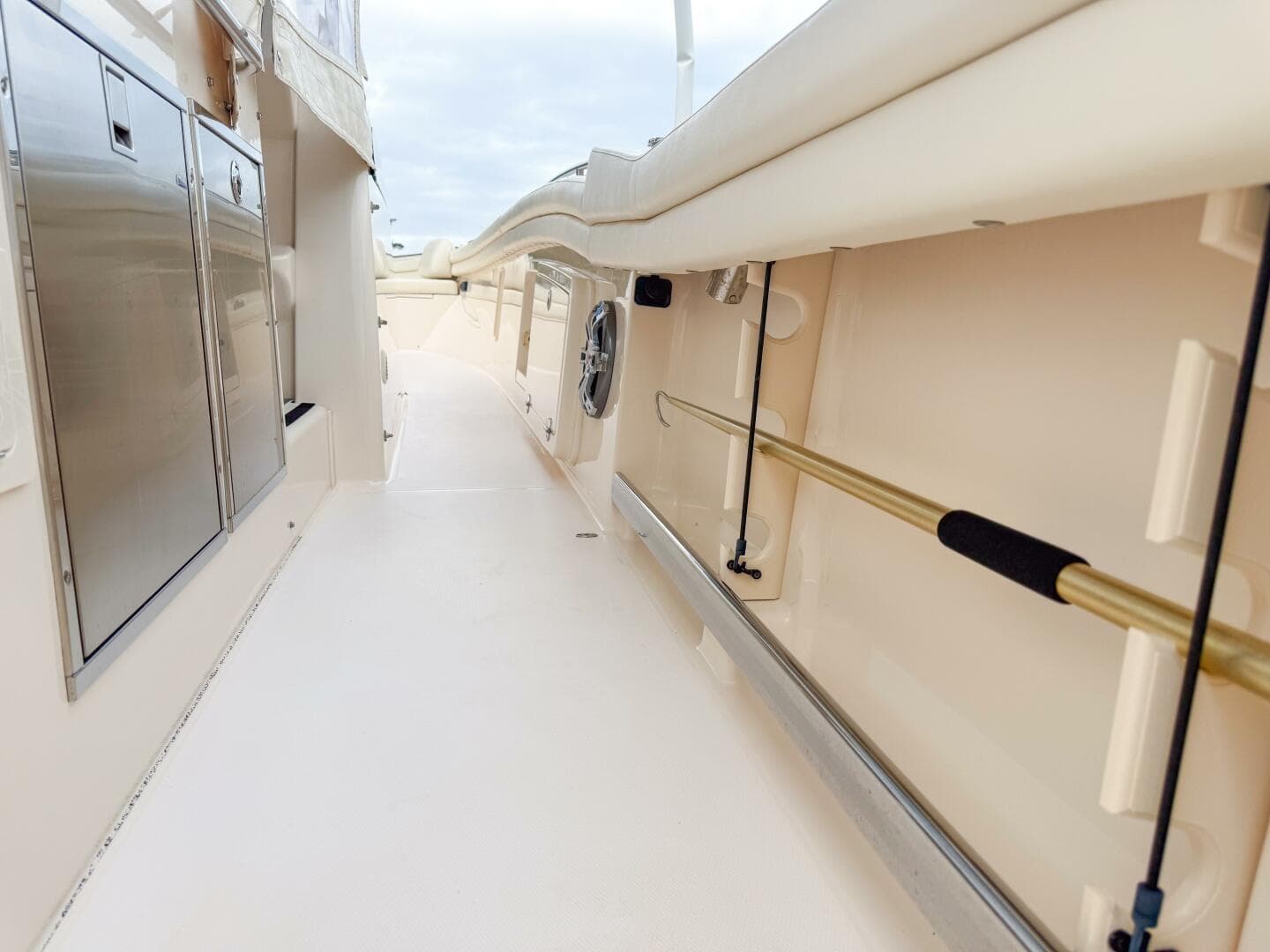 2022 Grady-White Canyon 456 photo 11