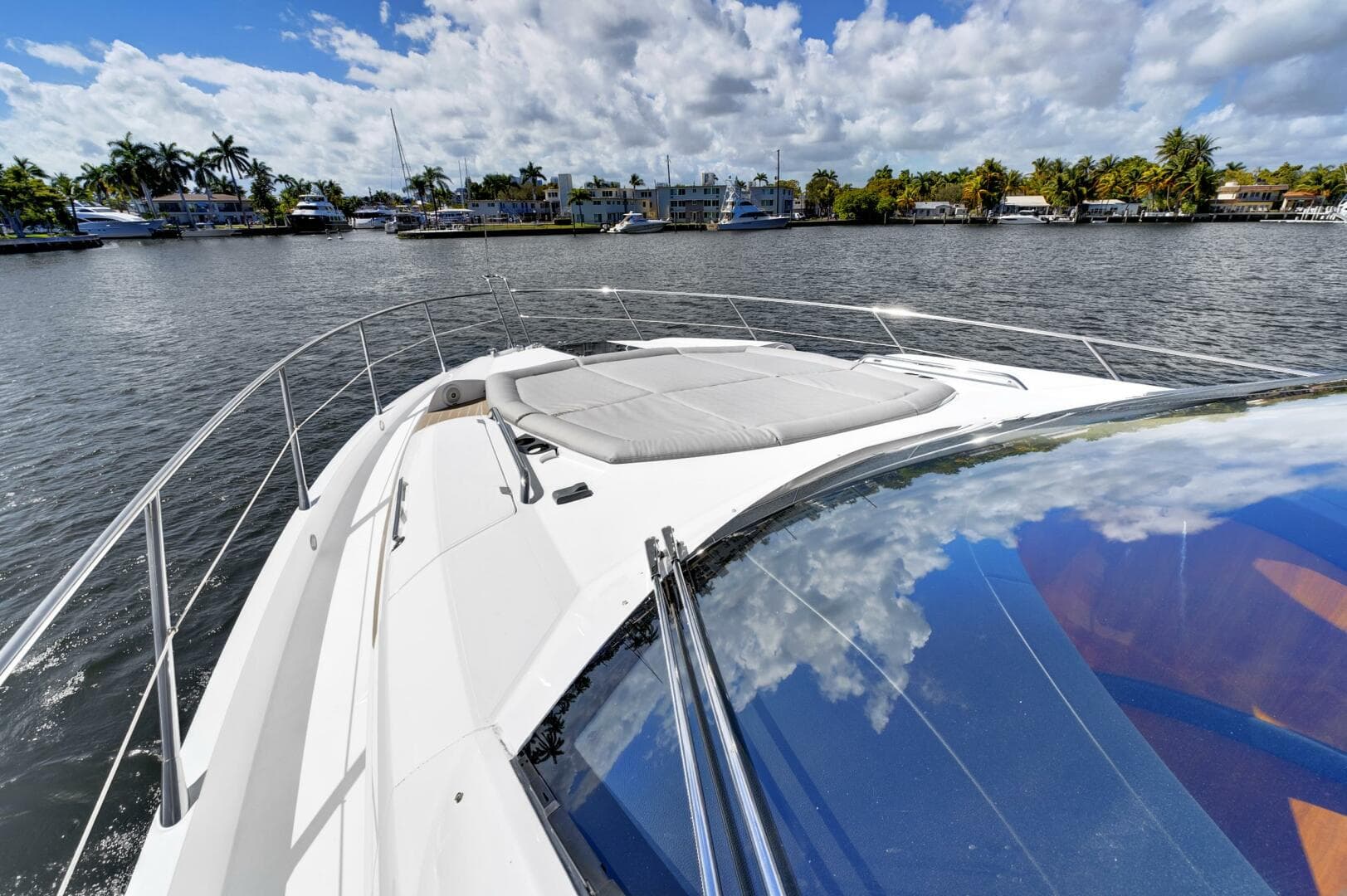 2017 Sunseeker 68 Sport Yacht photo 14