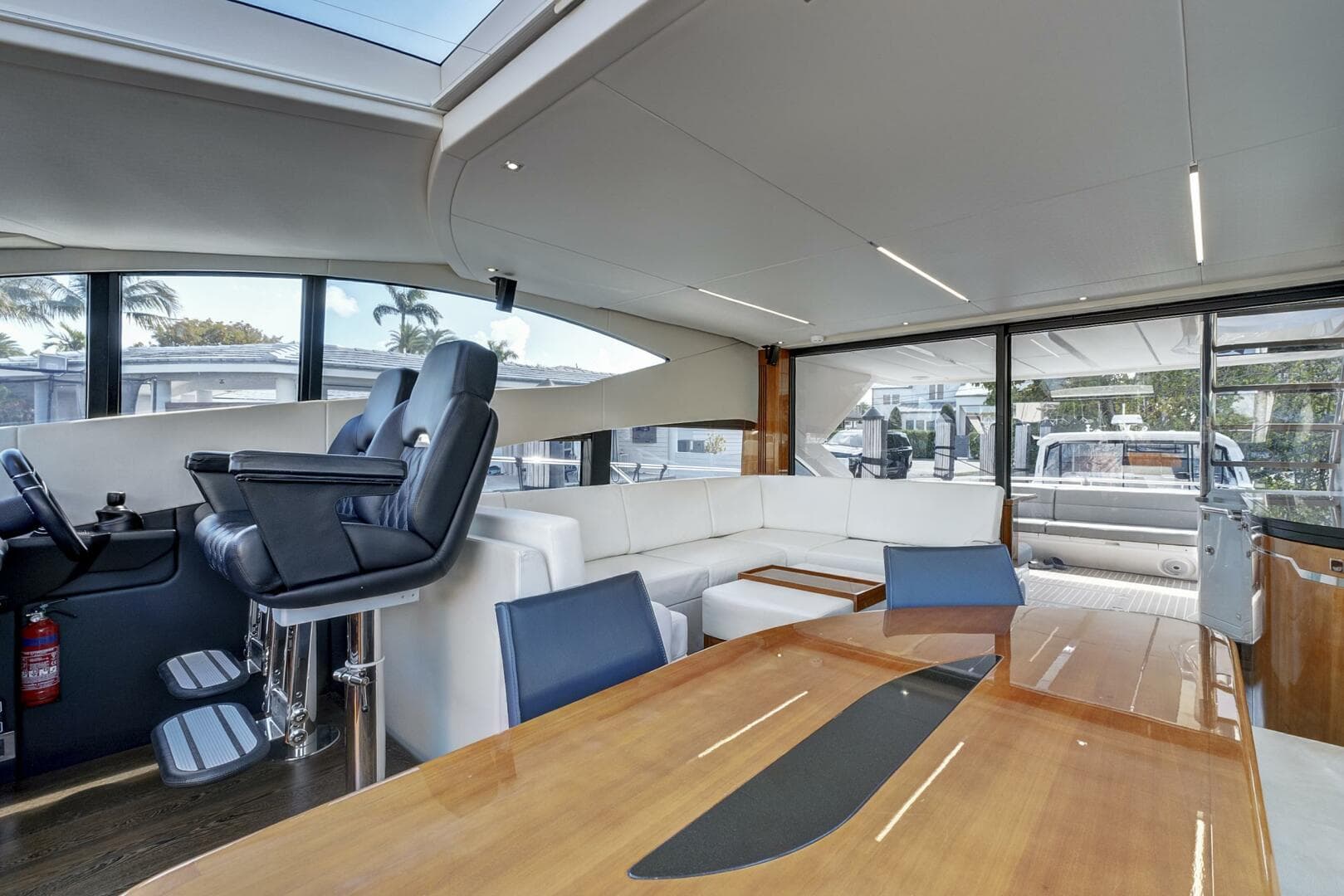 2017 Sunseeker 68 Sport Yacht photo 20
