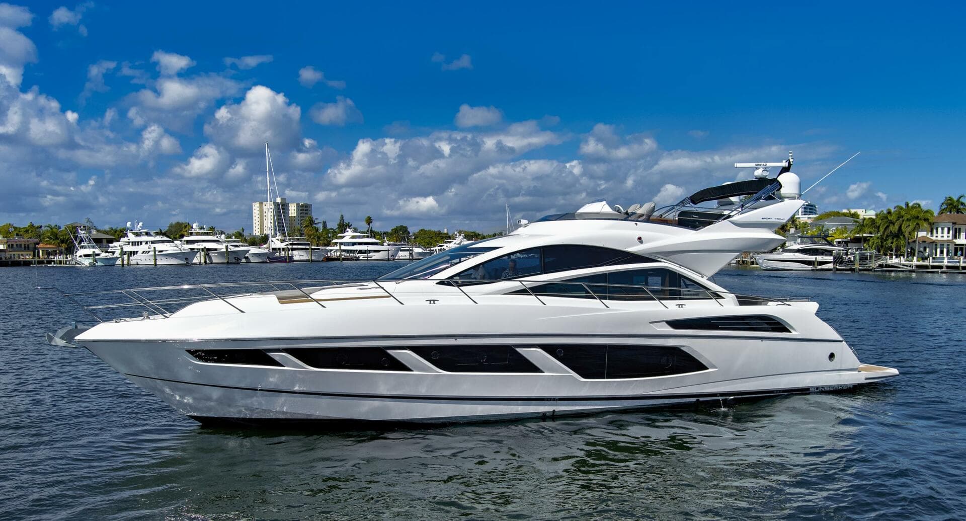 2017 Sunseeker 68 Sport Yacht photo 2