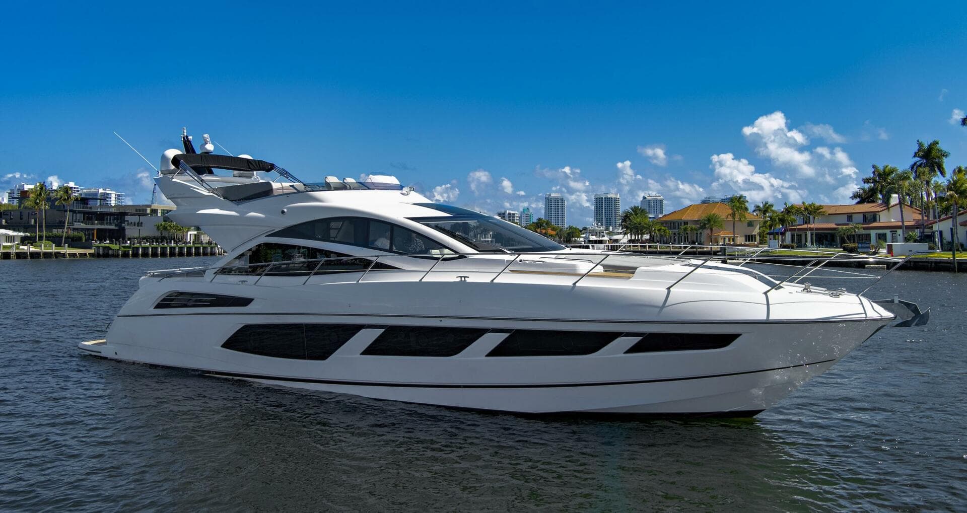 2017 Sunseeker 68 Sport Yacht photo 4