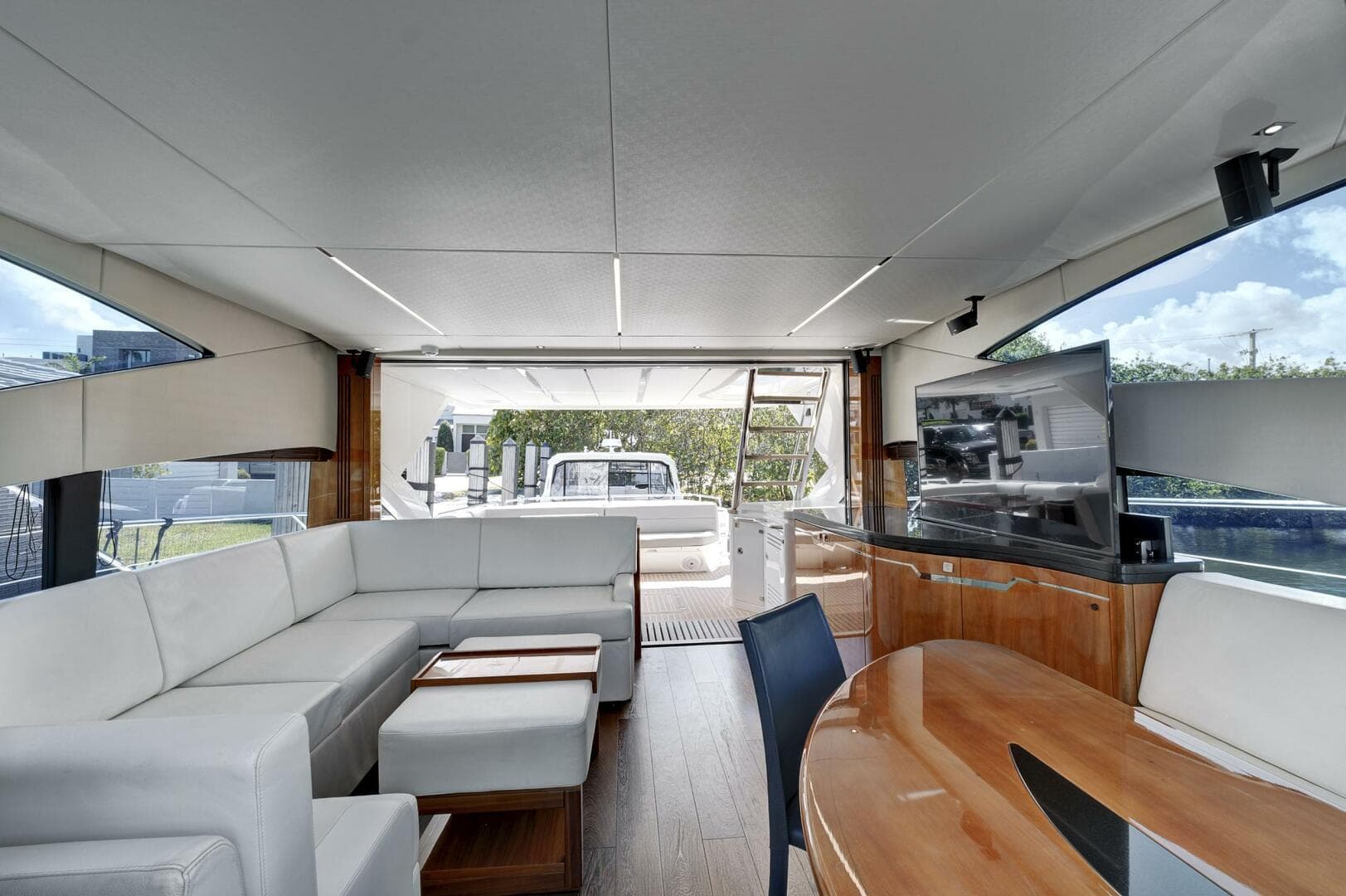 2017 Sunseeker 68 Sport Yacht photo 17