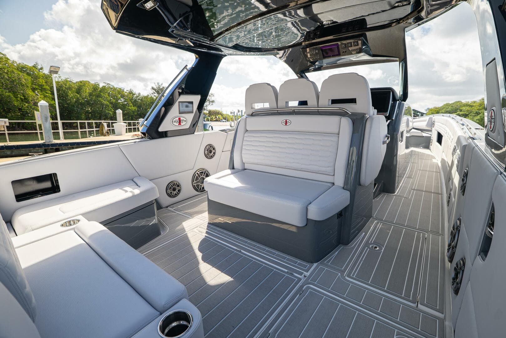 2026 Cigarette 42’ Auroris photo 2