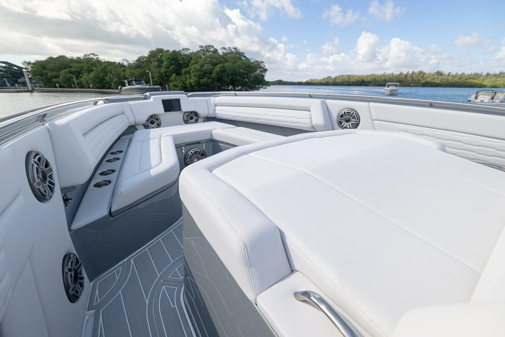 2026 Cigarette 42’ Auroris photo 7