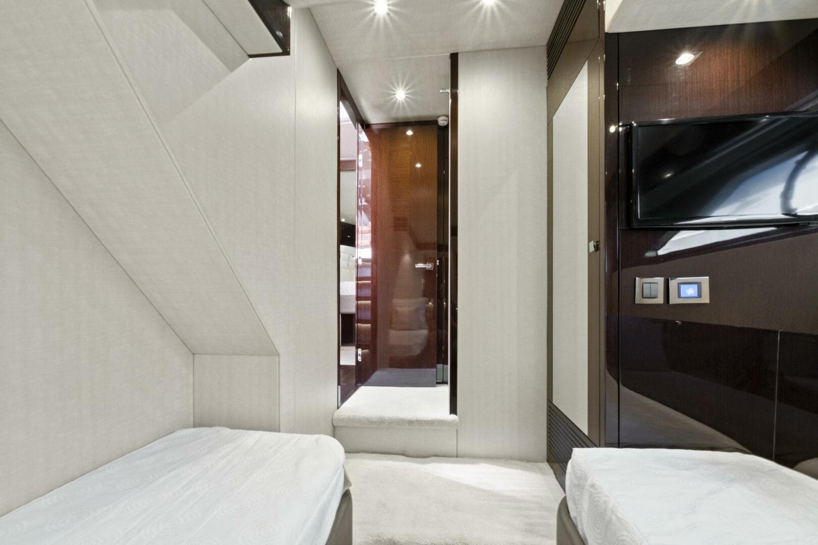 2019 Sunseeker Manhattan 66 photo 44