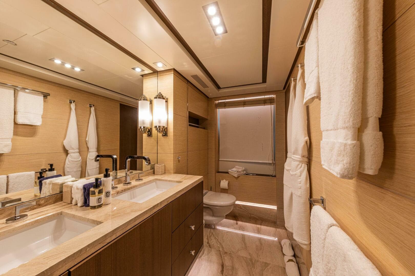2011 Benetti Benetti Vision 145 photo 20