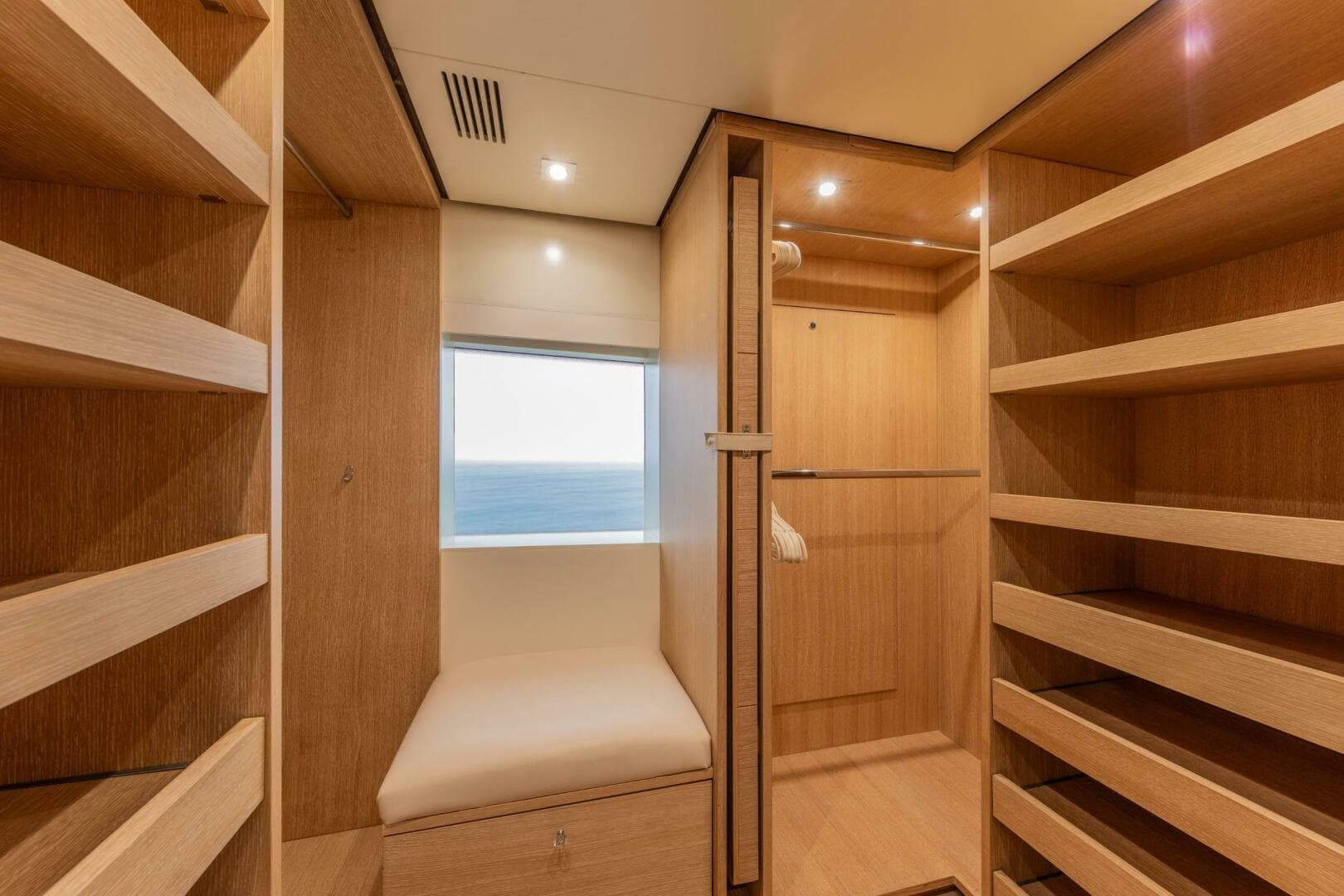 2011 Benetti Benetti Vision 145 photo 15