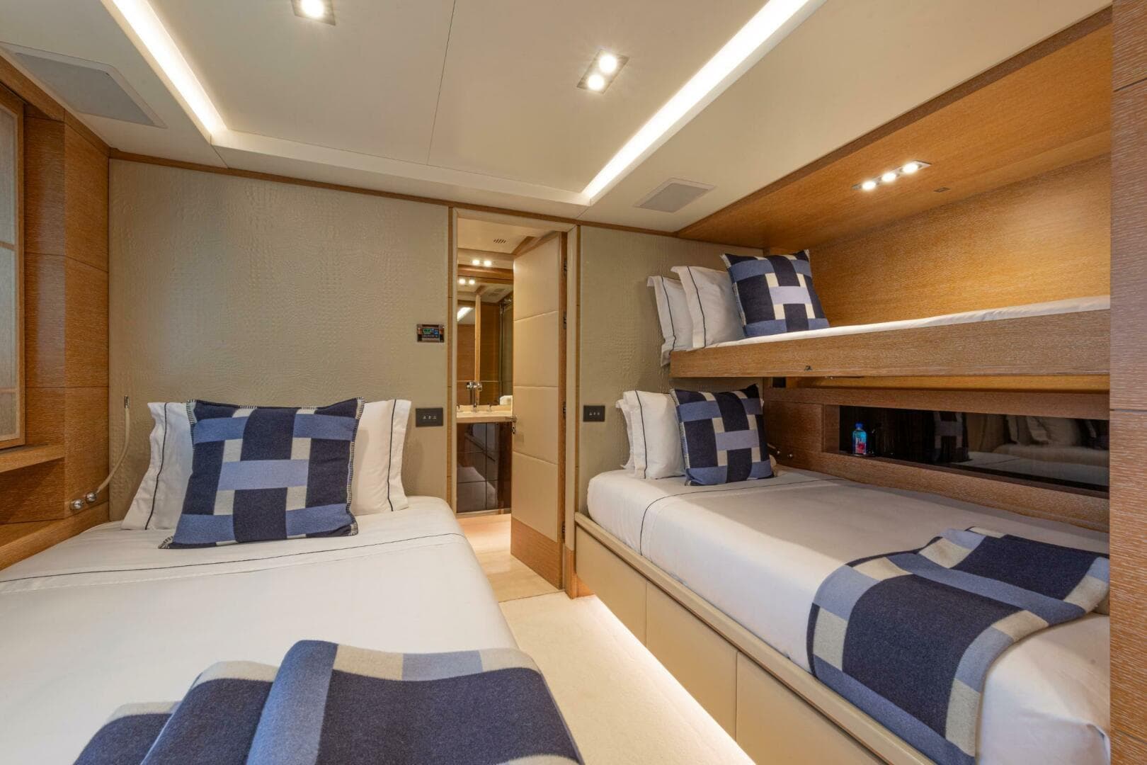 2011 Benetti Benetti Vision 145 photo 21