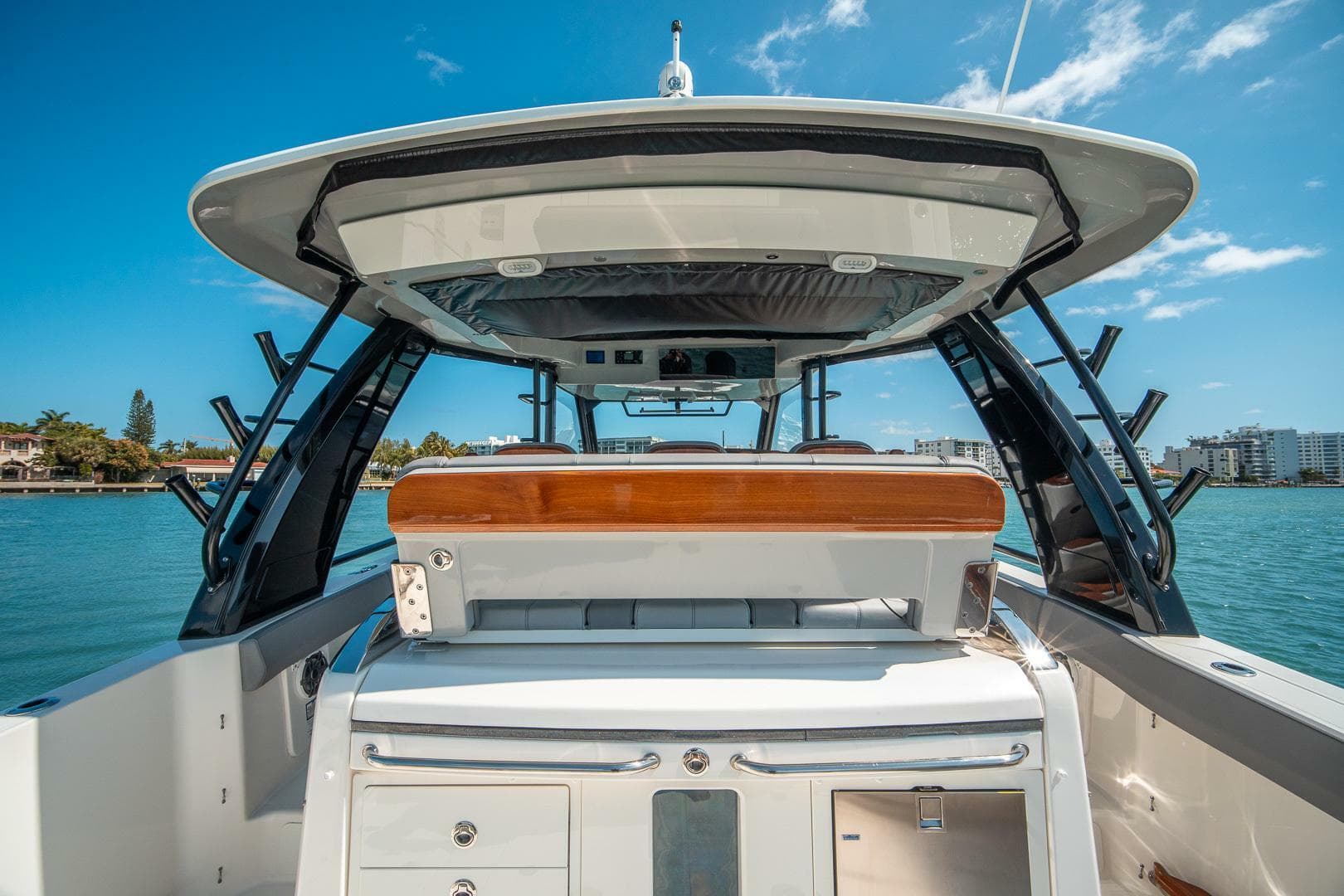 2023 Boston Whaler 420 Outrage photo 10