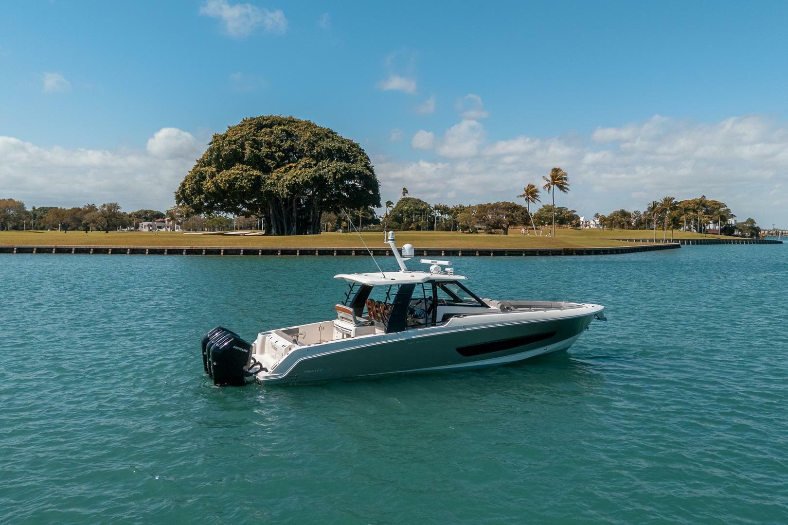 2023 Boston Whaler 420 Outrage photo 31