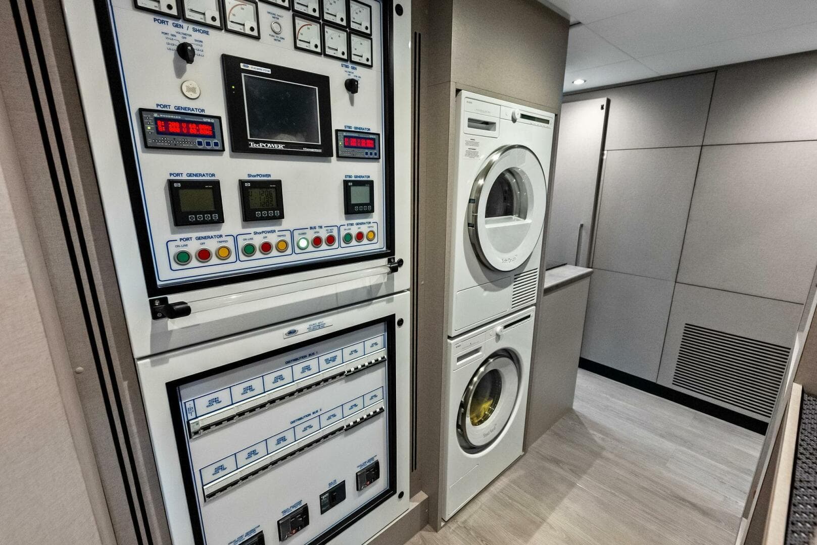 2024 Ocean Alexander 35 Revolution photo 67