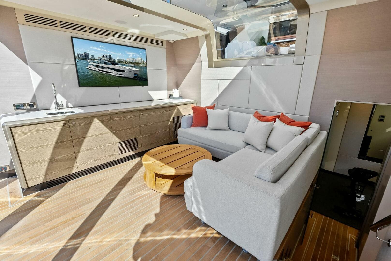 2024 Ocean Alexander 35 Revolution photo 25