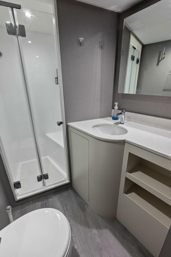 2024 Ocean Alexander 35 Revolution photo 63