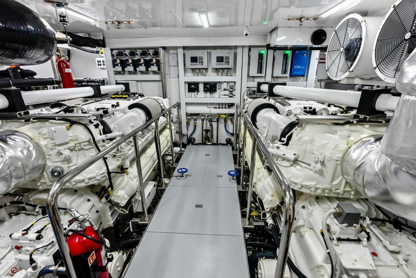 2024 Ocean Alexander 35 Revolution photo 68