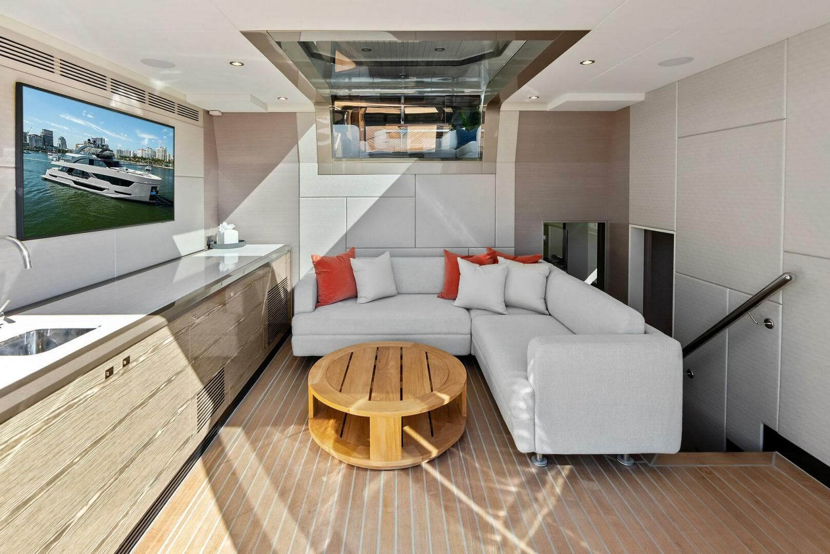 2024 Ocean Alexander 35 Revolution photo 26