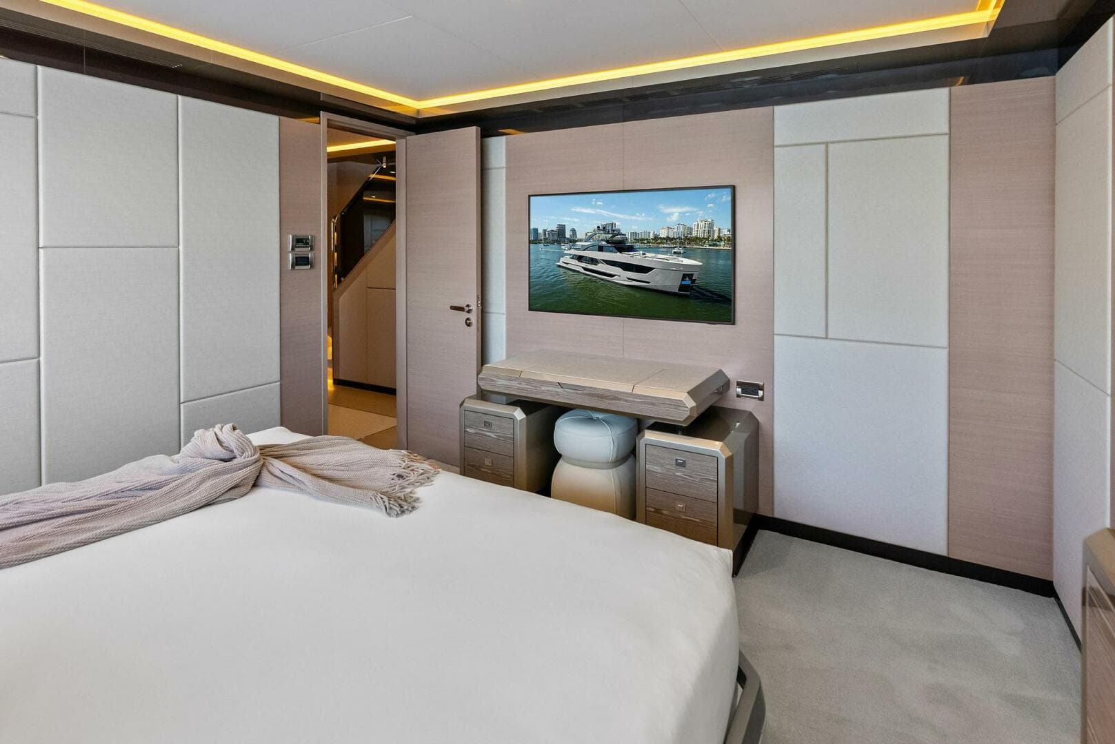 2024 Ocean Alexander 35 Revolution photo 54