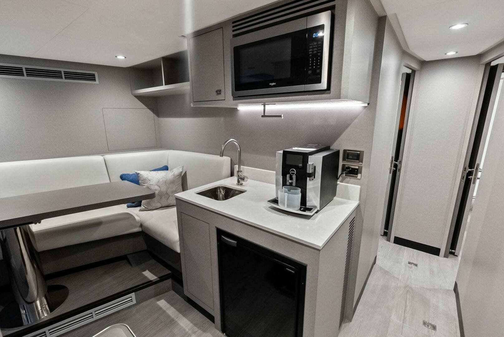 2024 Ocean Alexander 35 Revolution photo 61