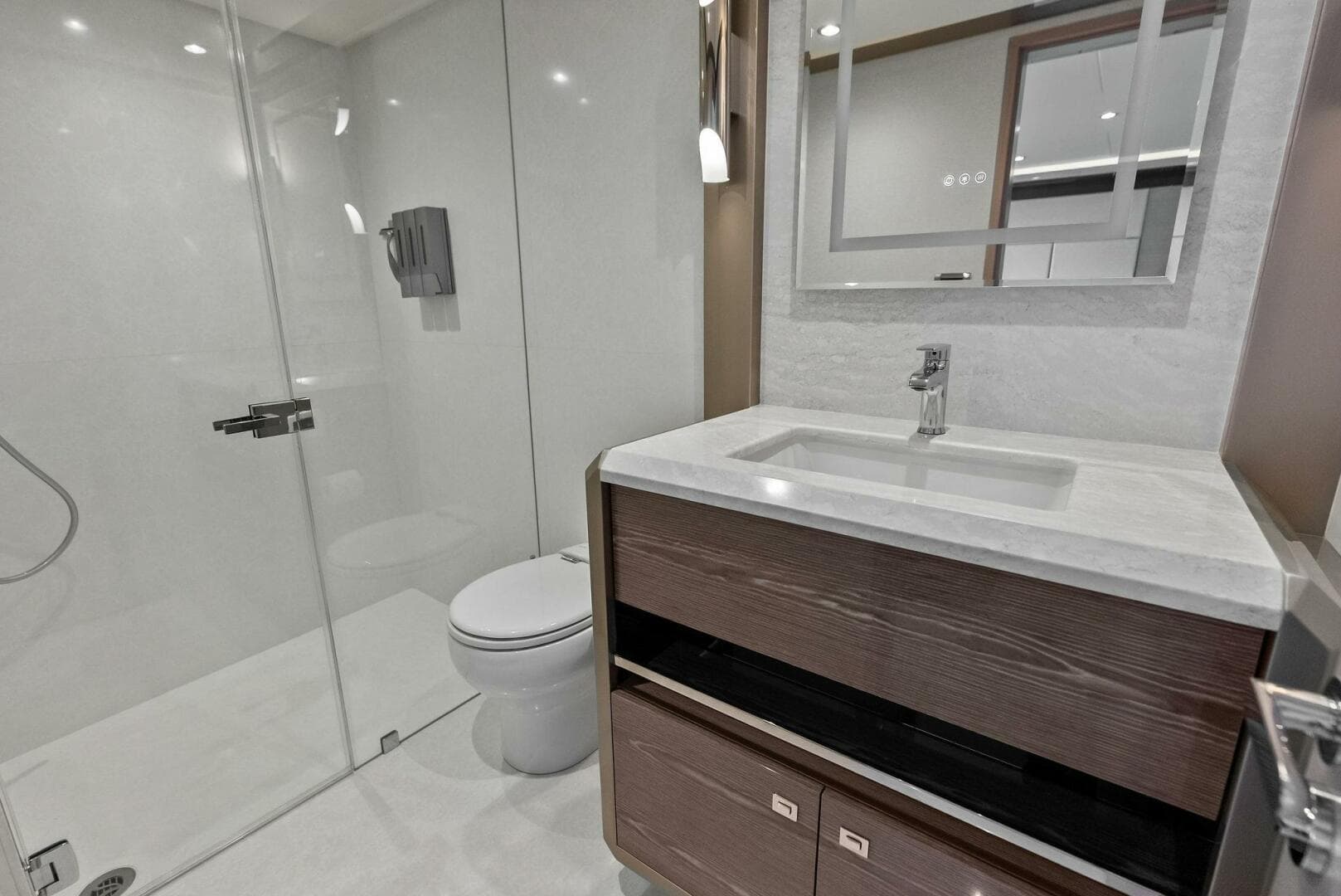 2024 Ocean Alexander 35 Revolution photo 56