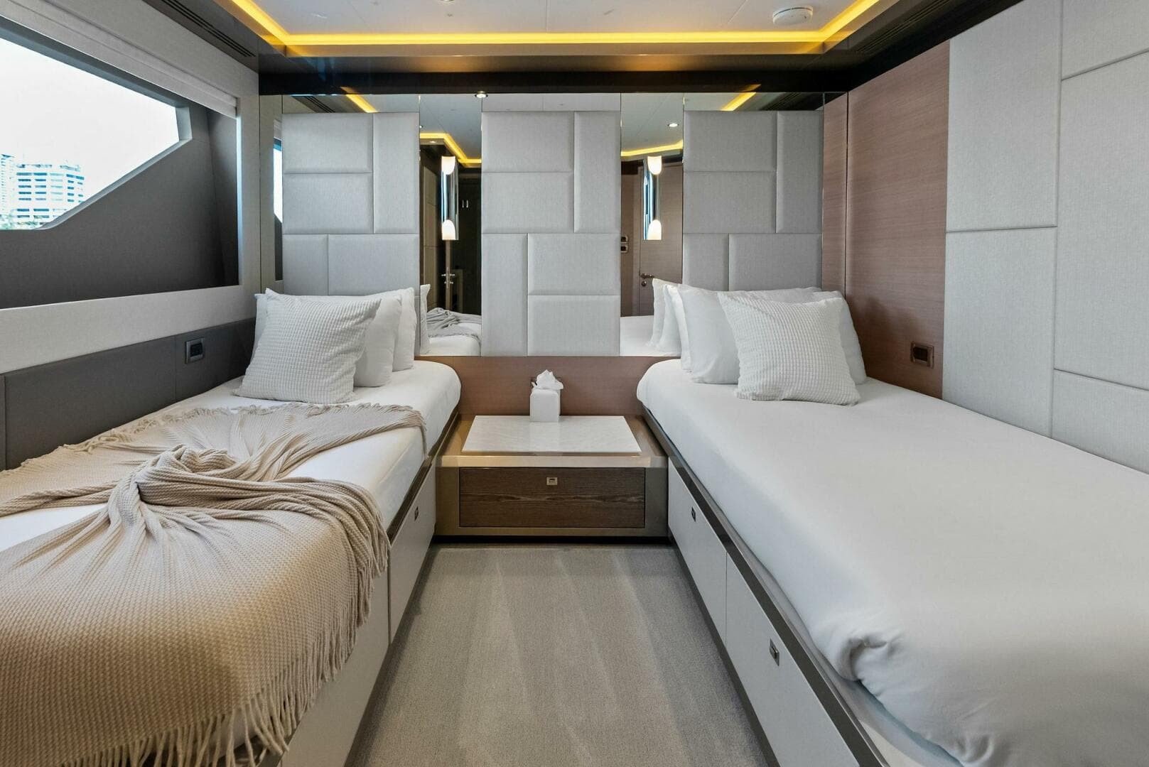 2024 Ocean Alexander 35 Revolution photo 57