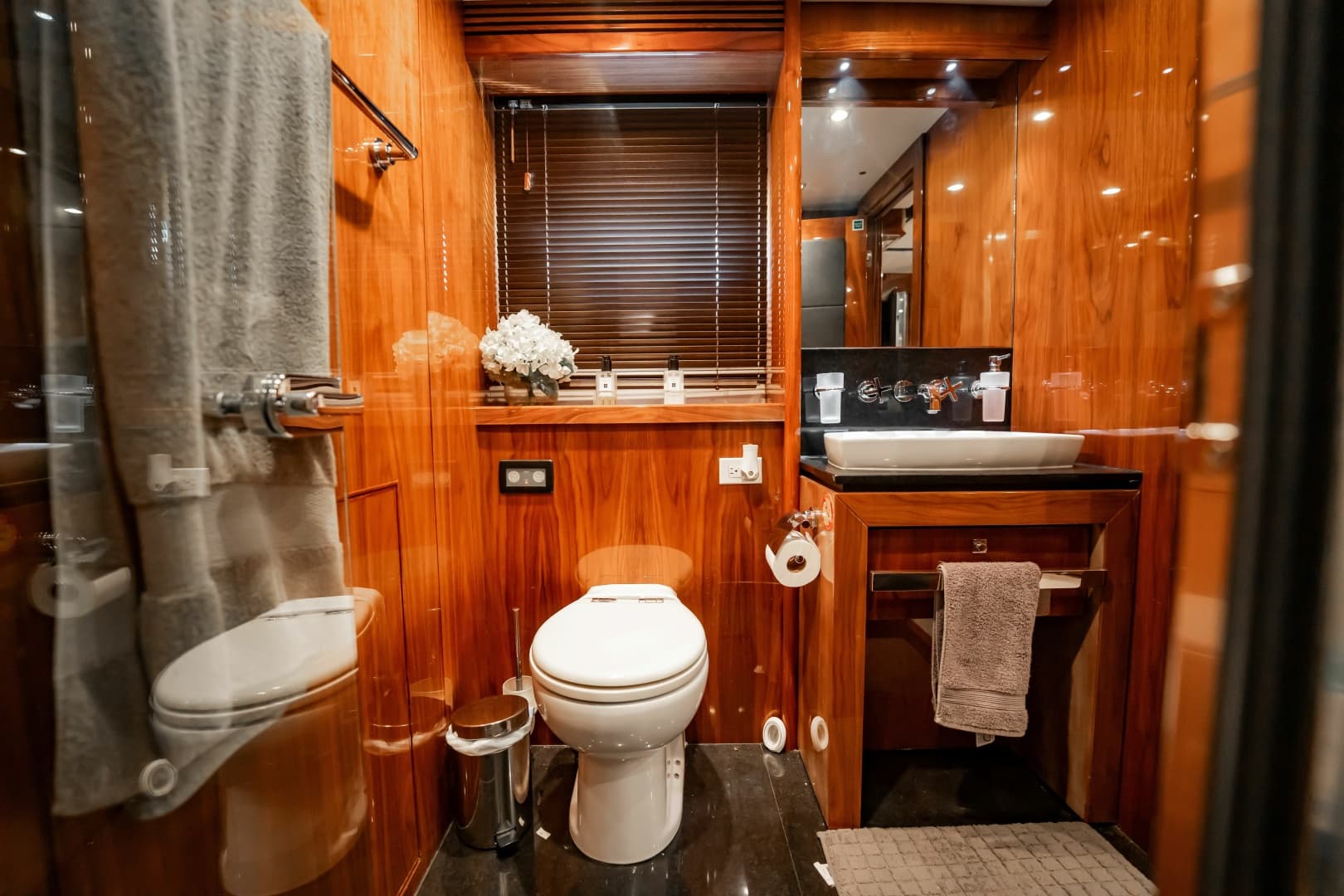 2010 Sunseeker 34 Metre Yacht photo 57