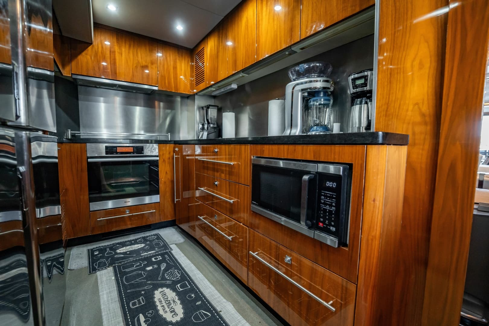 2010 Sunseeker 34 Metre Yacht photo 36