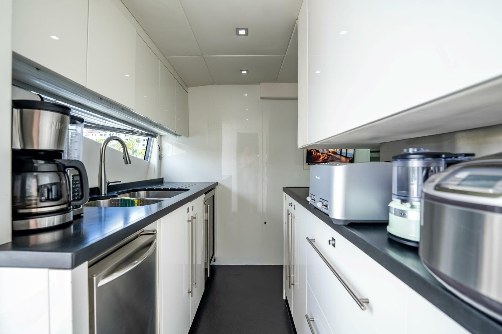 2011 Sunseeker 34 Metre Yacht photo 34