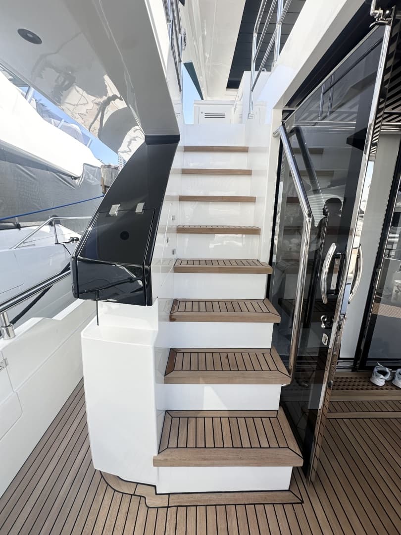 2026 Astondoa 66 Flybridge photo 8
