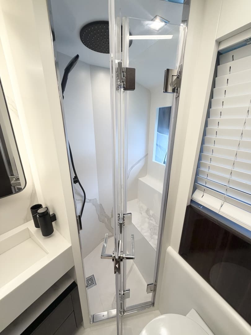 2026 Astondoa 66 Flybridge photo 29