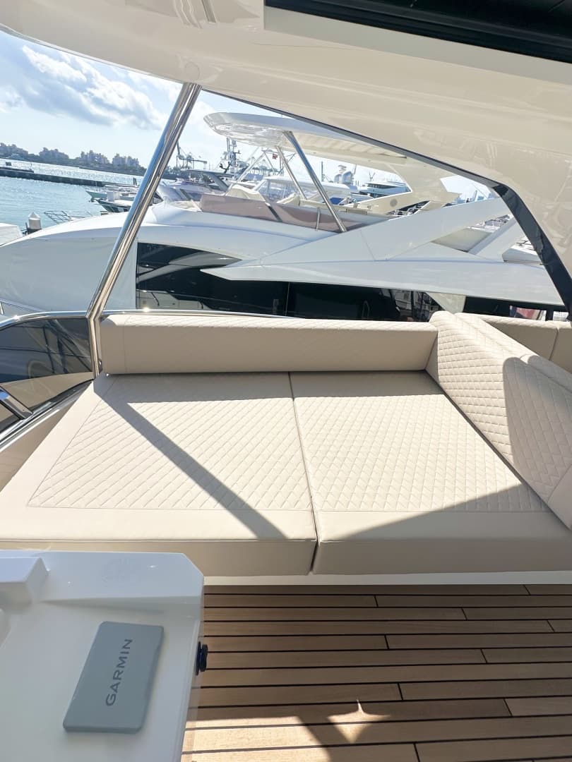 2026 Astondoa 66 Flybridge photo 12