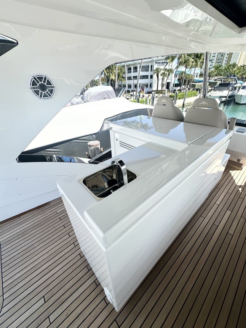 2026 Astondoa 66 Flybridge photo 10