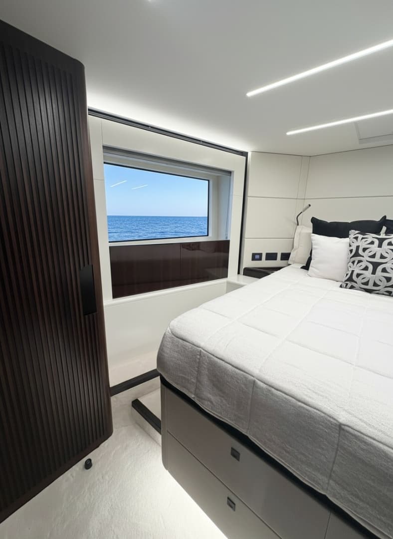 2026 Astondoa 66 Flybridge photo 22