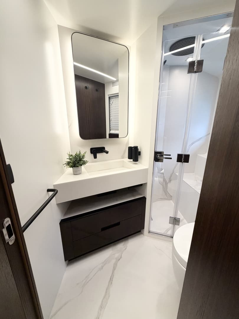 2026 Astondoa 66 Flybridge photo 27