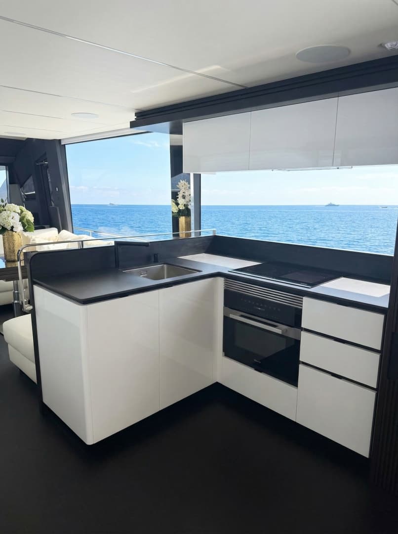 2026 Astondoa 66 Flybridge photo 15