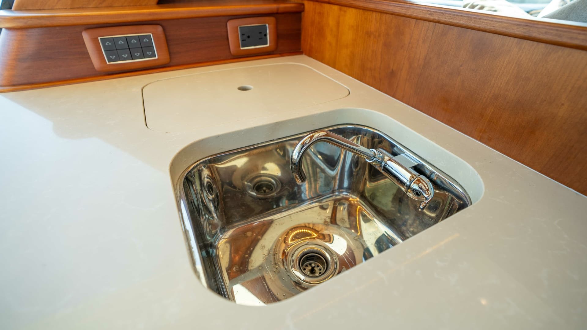 2018 Sabre 66 Dirigo photo 28