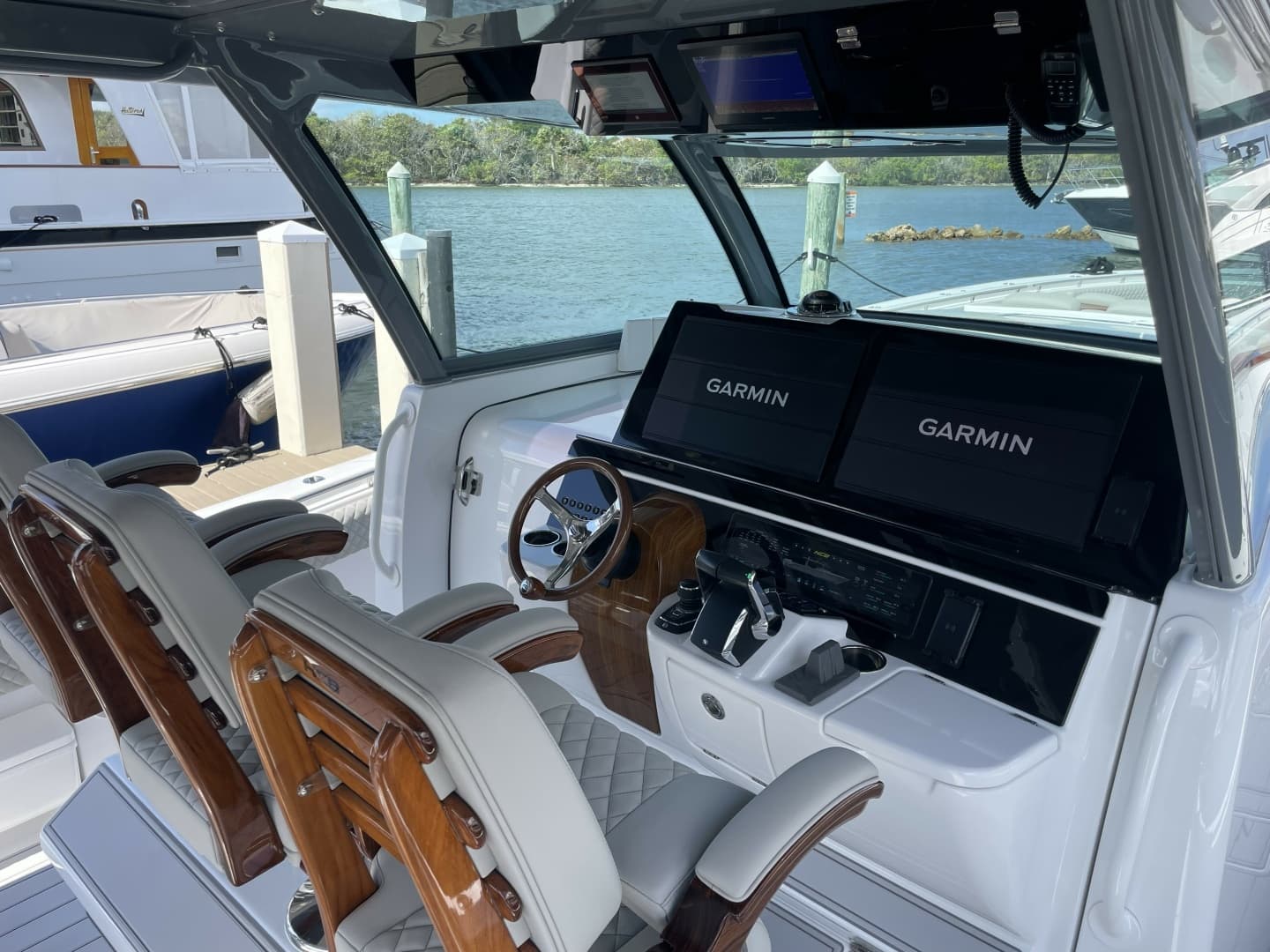 2025 HCB 56 Suenos photo 15